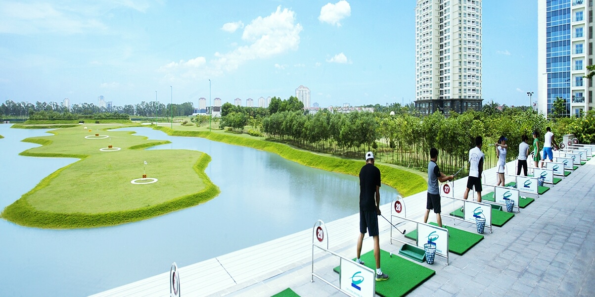 Sân tập golf trong Khu đô thị Nam Thăng Long - Ciputra