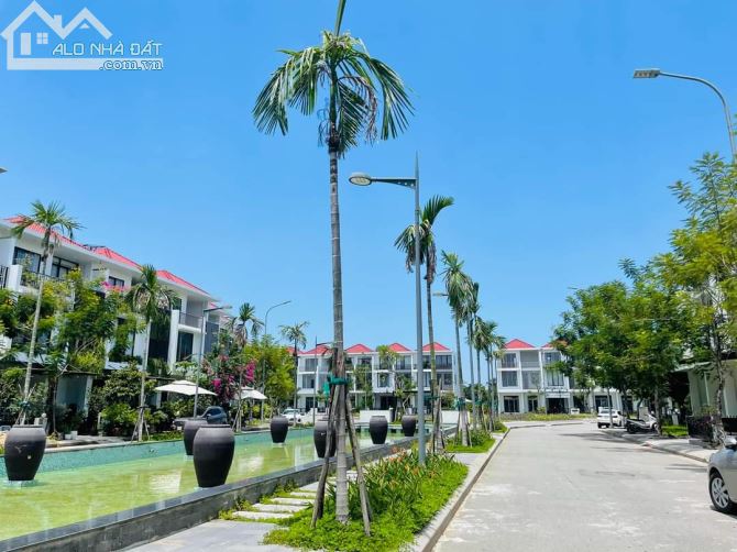 Nhà 3 Tầng Royal Park Đối Diện Công Viên Nước – Giá 5 Tỷ 990 Triệu