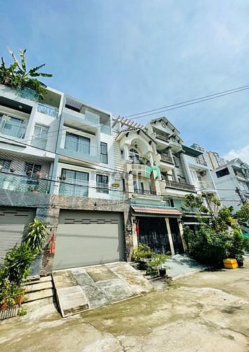 Nhà Phố 2 Lầu St Kdc Tạ Thị Ngọc Thảo, Phường Phú Thuận, Quận 7