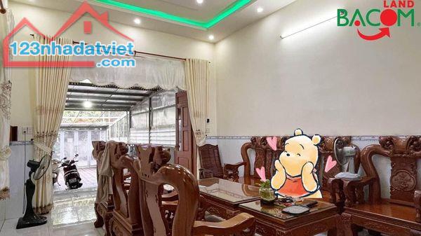 Bán Nhà 6,1 X 60M, Đường 2 Ô Tô, Shr , Tân Phong Biên Hòa Đồng Nai, Chỉ 7,4 Tỷ