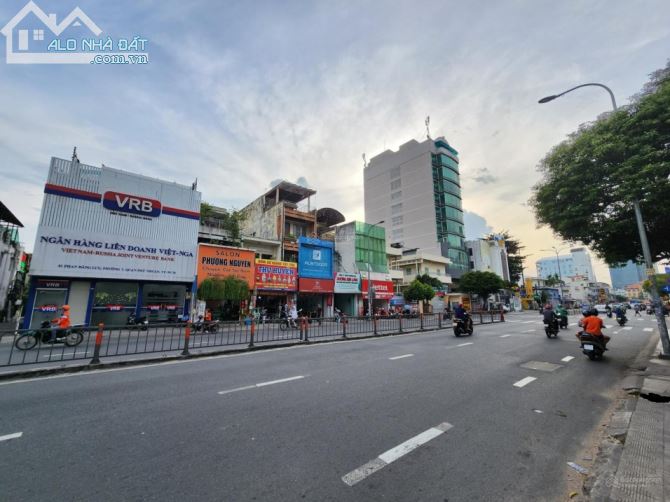 Bán Nhà Góc 2 Mt 89 Phan Đăng Lưu, Phường 5, Phú Nhuận, Dt: 8X25M, Trệt, 2 Lầu. Giá 56 Tỷ