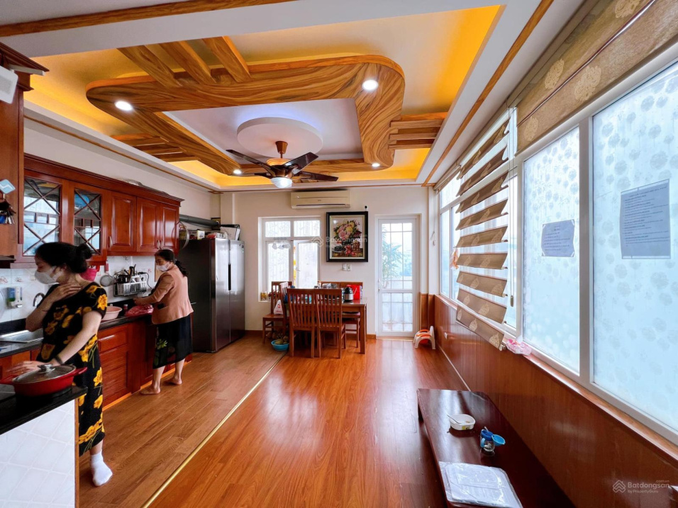 Lạc Long Quân, Mặt Phố Vỉa Hè, 150M2 Nhà 5 Tầng, Kd Đỉnh, Ở Vip, Giá 28 Tỷ