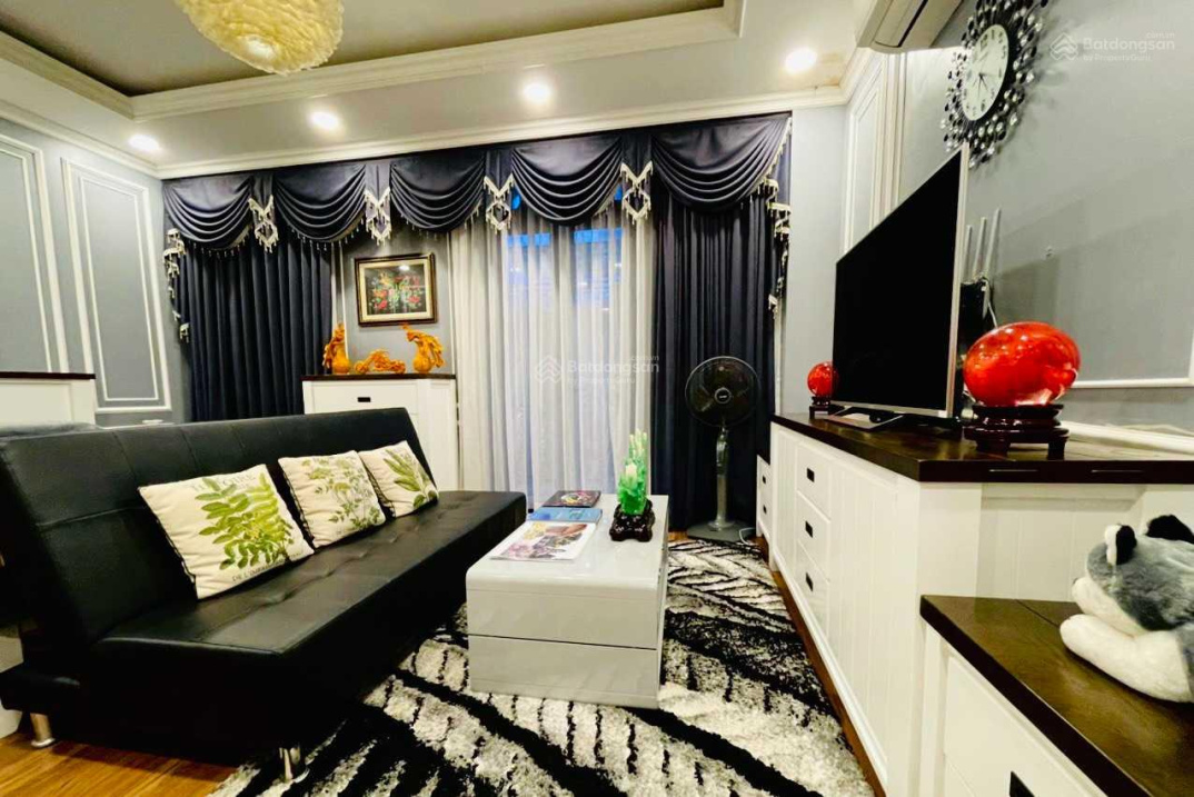 Định Cư Bán Gấp Villa Ngay Chợ Tân Bình, P. 6, Tb, 4 Tầng Giá 15,690 Tỷ Tl