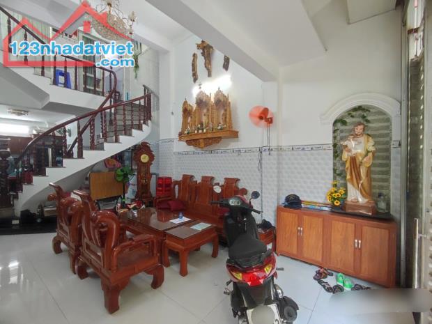 Nhà Cần Bán Gấp Thích Quảng Đức, 4X15M, Ô Tô Ngủ Trong Nhà, Nhỉnh 8 Tỷ, Lh 0905699000