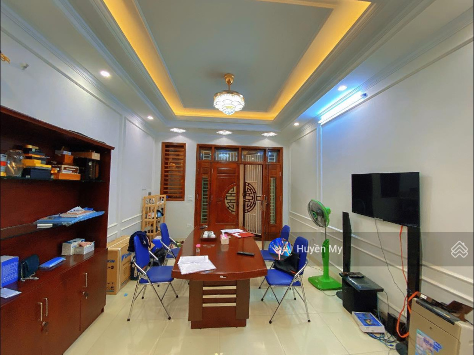 Bán Nhà Cầu Giấy 50M2, Nhà Mới Đẹp, View Công Viên, Gần Phố, Ô Tô 5M, Nhỉnh Nhẹ 6 Tỷ