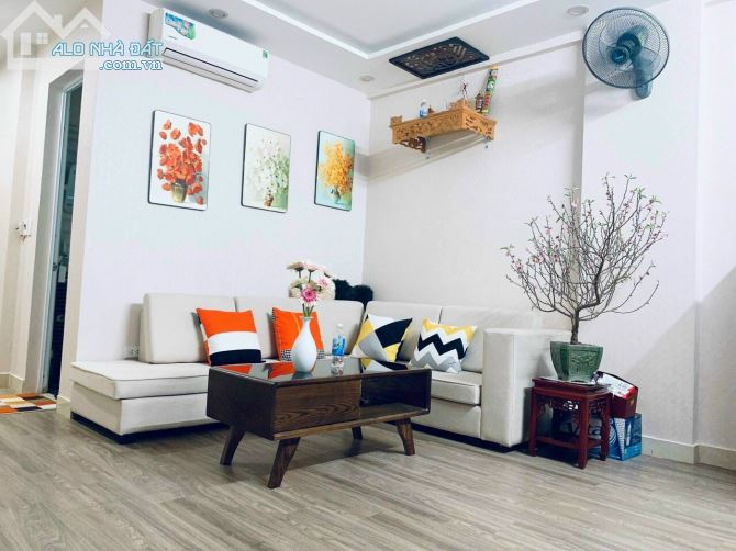 Cần Bán Nhanh Chung Cư 379 Hướng Đn, 2P Ngủ, 48M2