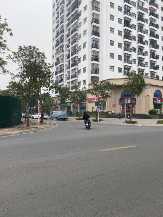 Đất Phúc Lợi 56M2 - Mặt Tiền To - Ngõ Nông - Ô Tô Đỗ Cách 10M