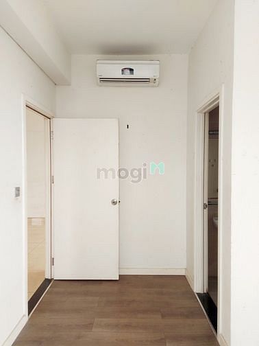 Cho Thuê Căn Góc 2Pn Luxgarden, View Sông, Có 3 Máy Lạnh. Giá 7Tr5