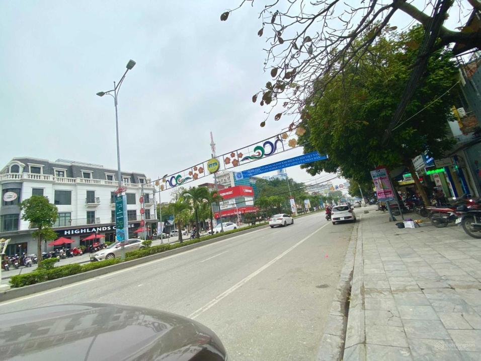Chính Chủ Gia Đình Cần Bán Gấp Nhà 4 Tầng Mặt Đường Trần Phú, Đối Diện Vincom Thanh Hóa
