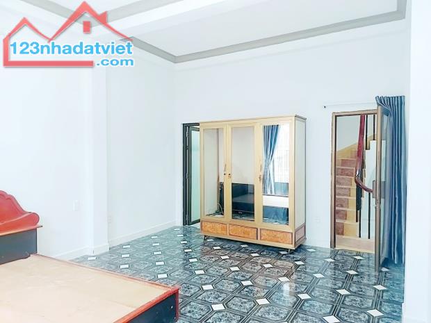 Trung Tâm Quận 3 - Nhà Đẹp Giá Tốt Chỉ 70% Giá Khu Vực Trần Quang Diệu Phường 14 Quận 3