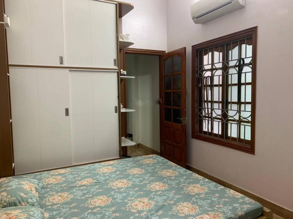 Bán Nhà Tập Thể Hoàng Ngân 2 Tầng 3 + 4 150M2, Có Sổ, View Đẹp, Tiện Ích Ngập Tràn, Giá Rẻ 1.8 Tỷ