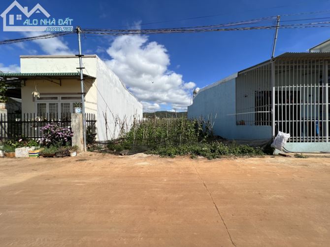 Chị E Cần Bán Lô Đất Tại Suối Thông B Đạ Ròn Đơn Dương Lâm Đồng 8X18 Chỉ 900Tr
