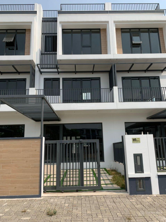 Cho Thuê Nhà Thô 1 Trệt 2 Lầu Thuận Tiện Làm Kho Ở Hoặc Kinh Doanh
