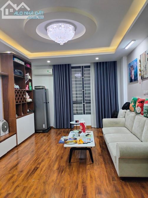 Bán Nhà Gần Hồ Linh Đàm 40M 6Tầng Mt 4.5M Cách Ô Tô 20M Lô Góc - 4.18Tỷ
