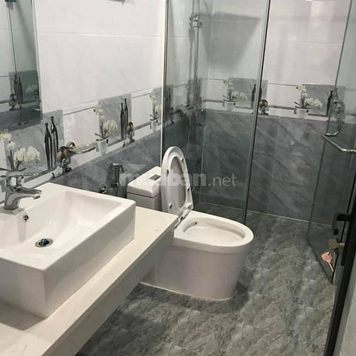 Chính Chủ Cần Bán Nhà 5 Tầng Còn Rất Mới Phường Thạch Bàn, Ô Tô Đỗ Cửa