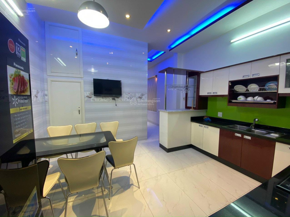 Cho Thuê Nhà Nguyên Căn 90M2 4,5 Tầng Đường Nguyễn Thị Minh Khai, Nhà Mới, Đẹp, Đầy Đủ Nội Thất