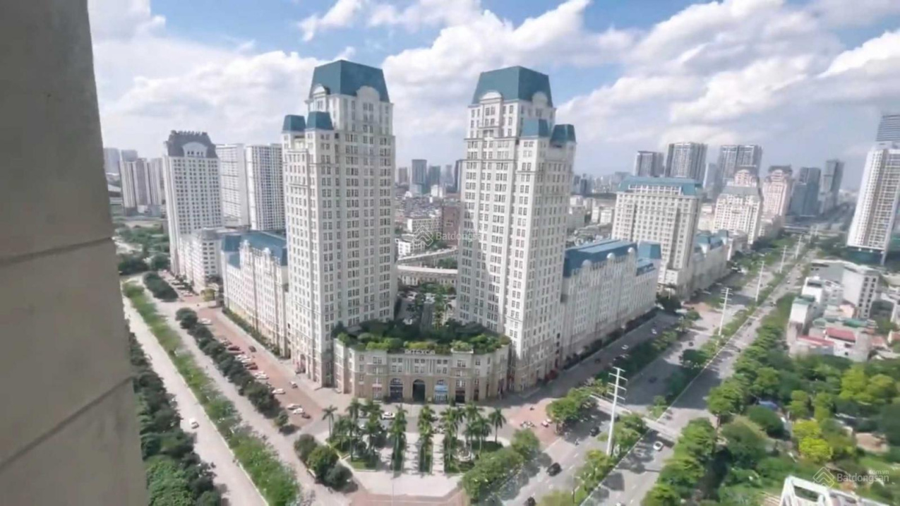 Cần Bán Căn 141M2 Golden Place 4Pn + 3 Vệ Sinh Tầng Trung. Giá: 4 Tỷ