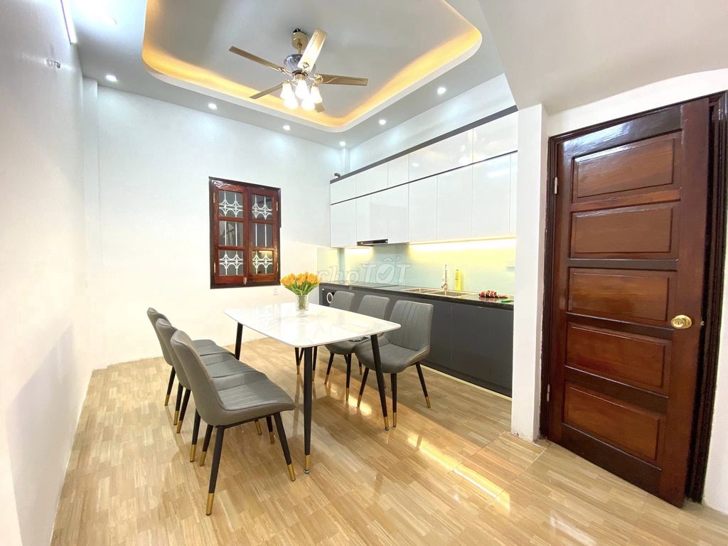 Bán Nhà Trung Kính; Lô Góc 3 Thoáng; Gần Phố; 50M2