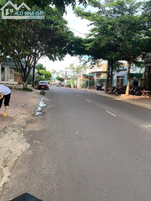 Bán Nhanh Trong 10 Ngày Mặt Tiền Nguyễn Công Trứ , Bmt , Đắk Lắk