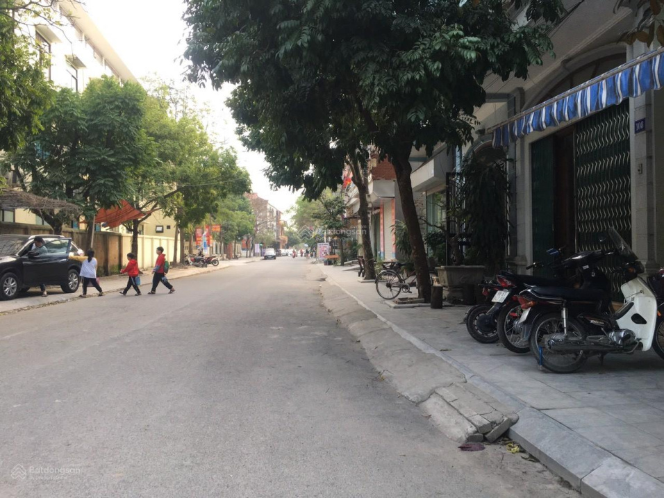 Bán Lô Đất Bìa Đỏ Sau Lưng Trường Tiểu Học Bích Động Việt Yên
