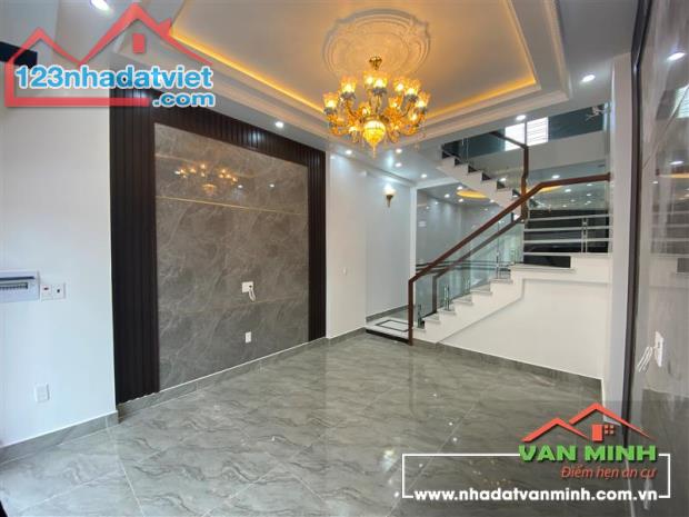3685796 ảnh đại diện 1