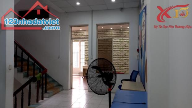 3700608 ảnh đại diện 2