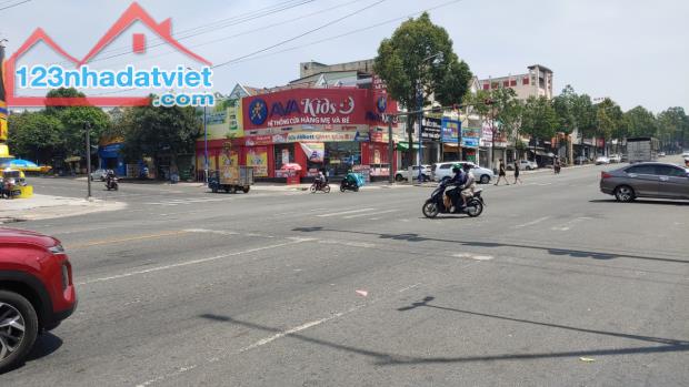 3704445 ảnh đại diện 1