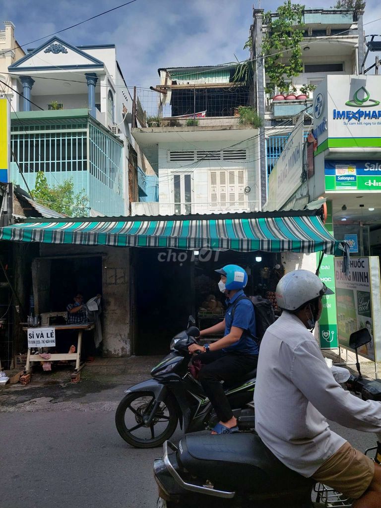 Mt Phú Nhuận Cách Mt Lê Văn Sỹ 100M Dt:5X 40,Cấp 4