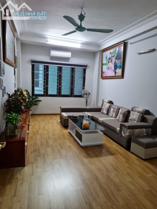 3709055 ảnh đại diện 1