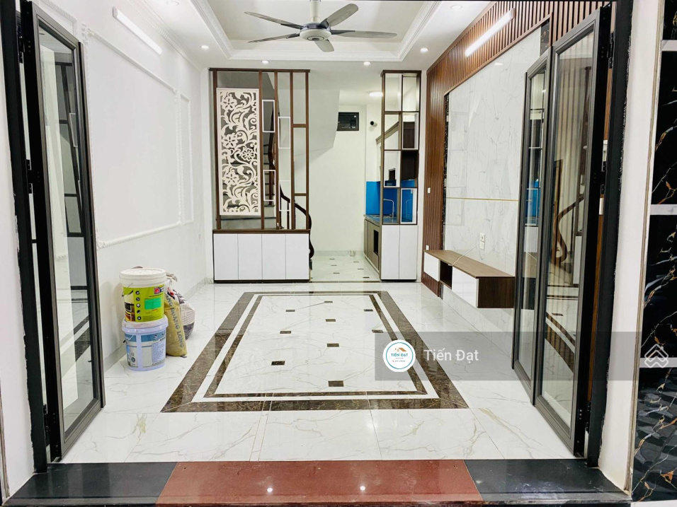 Bán Nhà 105 Bạch Mai, 35M2X5T, Ngõ 3M, 15M Ra Đường Ô Tô Tránh, Gần Hồ Quỳnh. Giá 4.55 Tỷ