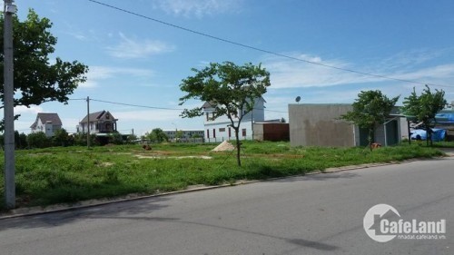 Đất Cần Bán: 2.110M2-Giá 400Tr/Shr Sát Q.lộ 14,Gần Chợ Trường,Kề Kcn Becamex
