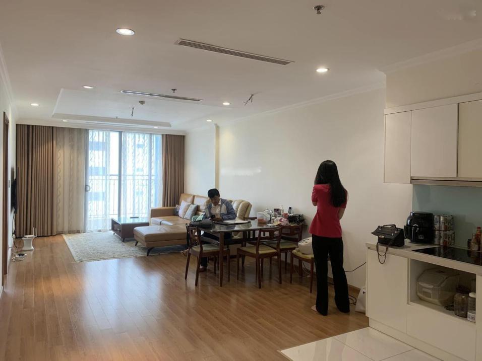 Cần Bán Gấp Căn Vinhomes Nguyễn Chí Thanh, 3 Phòng Ngủ, 110 M2, Giá 9.1 Tỷ Tại Đống Đa - Hà Nội