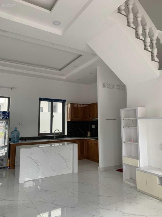 Bán Nhanh Căn Nhà Phố 1 Trệt 2 Lầu + Sân Thượng Tiện Ích Đầy Đủ - Khu Dân Trí Cao