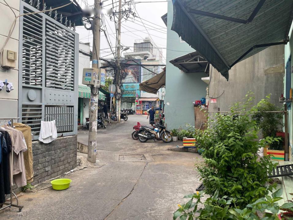 Cần Bán Ngay Nhà 2 Tầng, 17 M2, Hướng Đông - Nam Tại Đường Bà Hom - 13 - 6, Giá 1.8 Tỷ