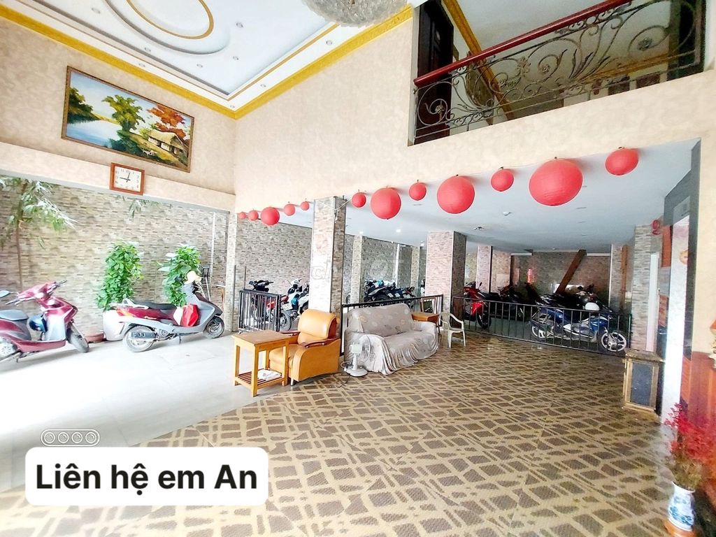 Khách Sạn Kinh Doanh, Sát Dương Quảng Hàm ,Gò Vấp