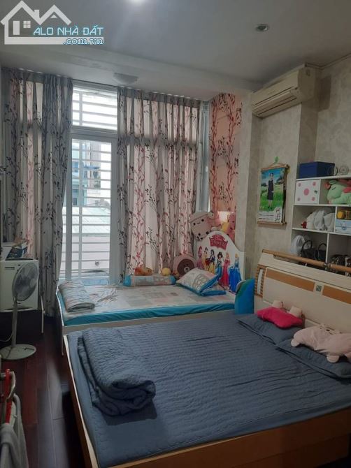 3885427 ảnh đại diện 2