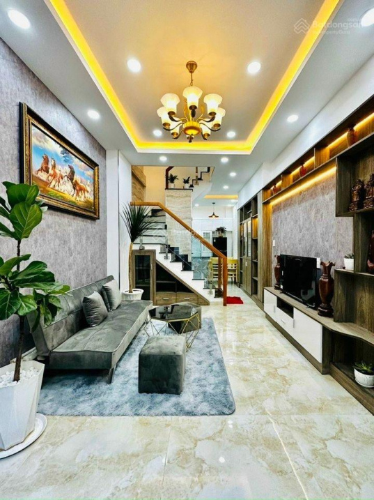 Nhà Mới 3 Lầu 4Pn Sân Thượng Đường Nhựa 7M Đ/C 8 Nguyễn Thị Tú Shr Chính Chủ