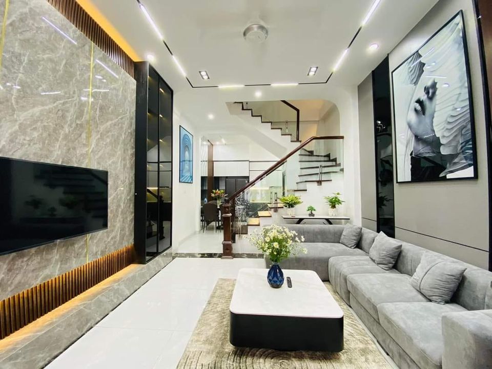 CHỈ HƠN 5 TỶ SỞ HỮU NGAY BATDONGSAN KINH DOANH SẦM UẤT, Ô TÔ ĐỖ CỬA