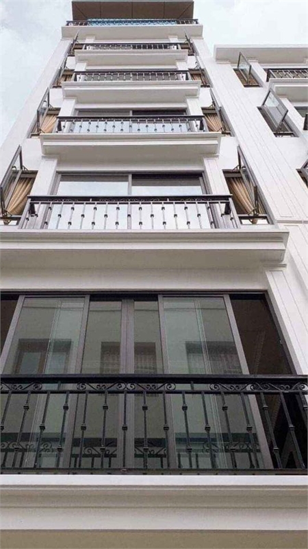 Bán nhà mặt phố Lạc Long Quân, Tây Hồ 80m2 giá 30.5 tỷ. Lh: 0946909866