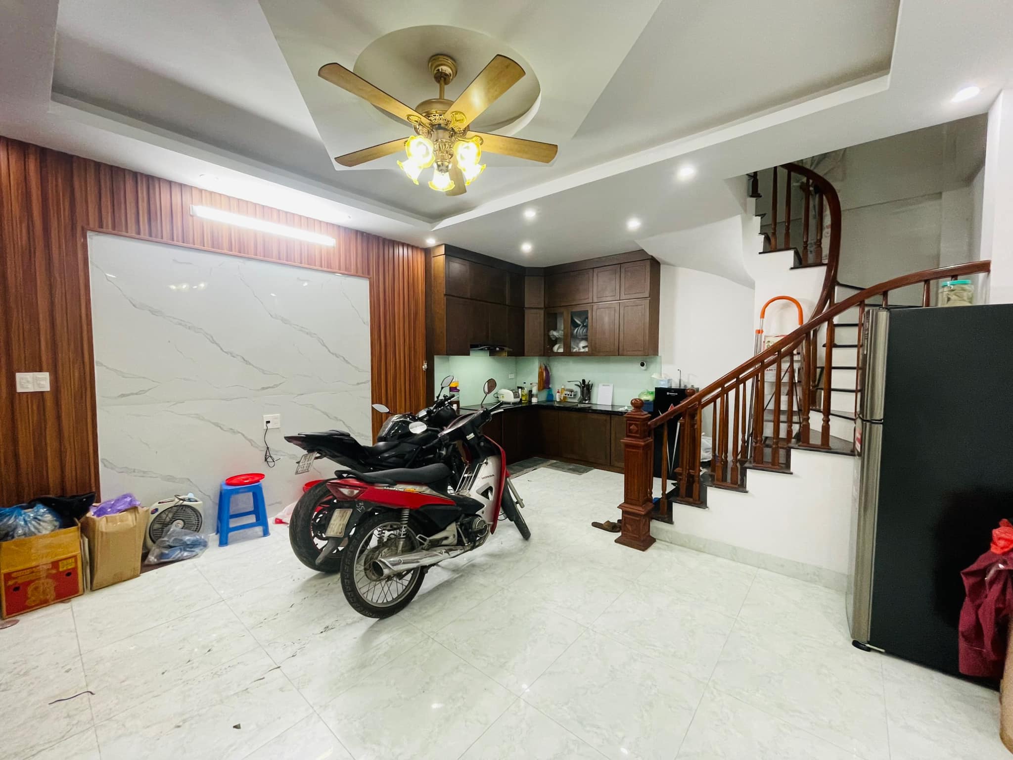 Bán nhà ngõ 211 Khương Trung, Thanh Xuân 34m2, 5T, ngõ 3 gác ,trước nhà SH quay đầu vài phút ra hồ
