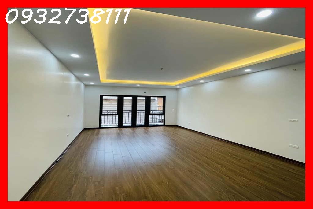 Bán gấp nhà mới xây Gần phố Thái Thịnh 6 tầng thiết kế hiện đại ô tô tránh
