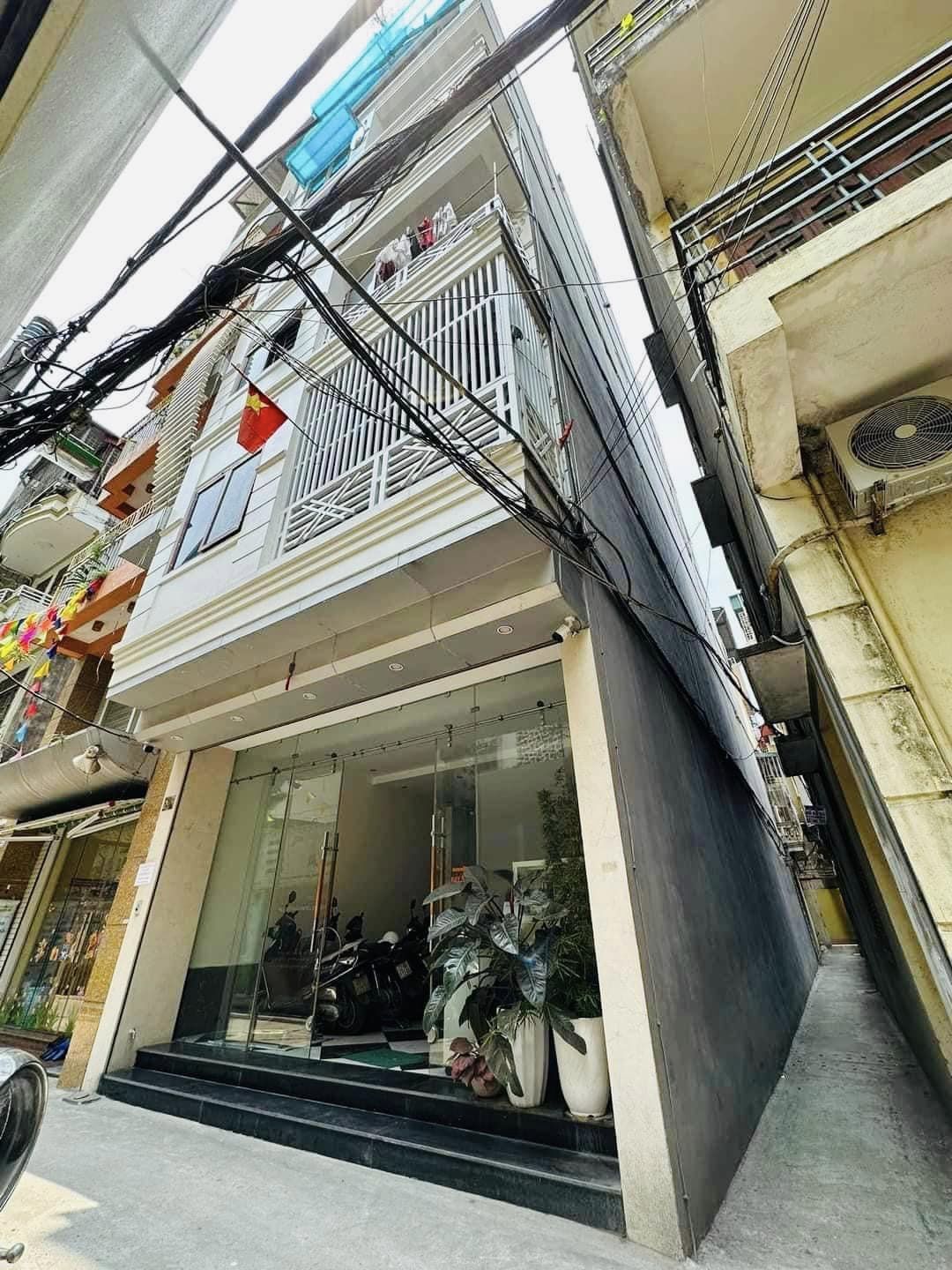 Bán nhà phố Tam Khương, Đống Đa, Hà Nội. Toà nhà hỗn hợp giữa căn hộ cho thuê và ở. Dòng tiền