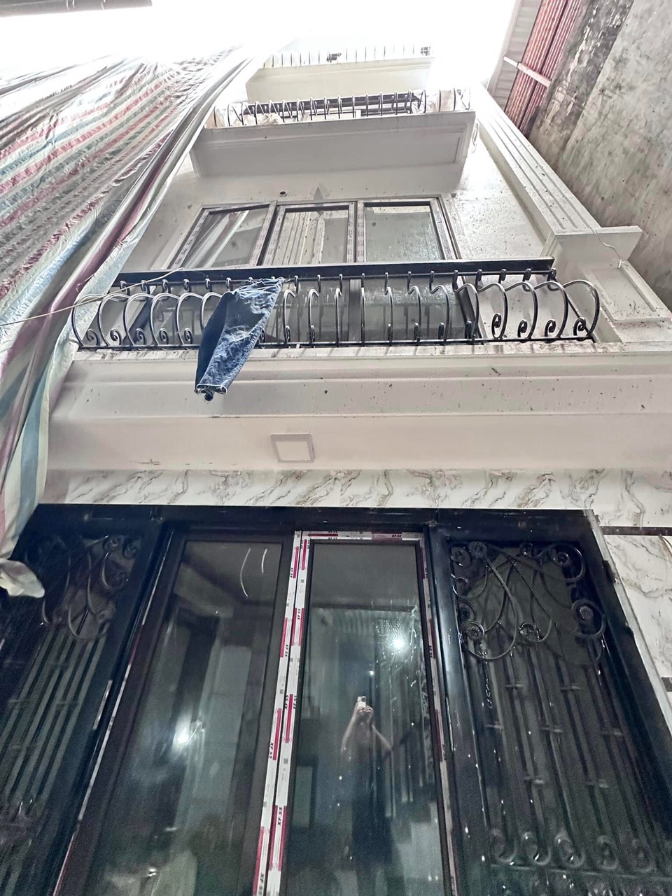 NHÀ PHỐ Cự Lộc 30m, 5tầng, mt4m, 4.35 tỷ, NHÀ MỚI Ở LUÔN - GẦN PHỐ CẠNH ROYAL CITY