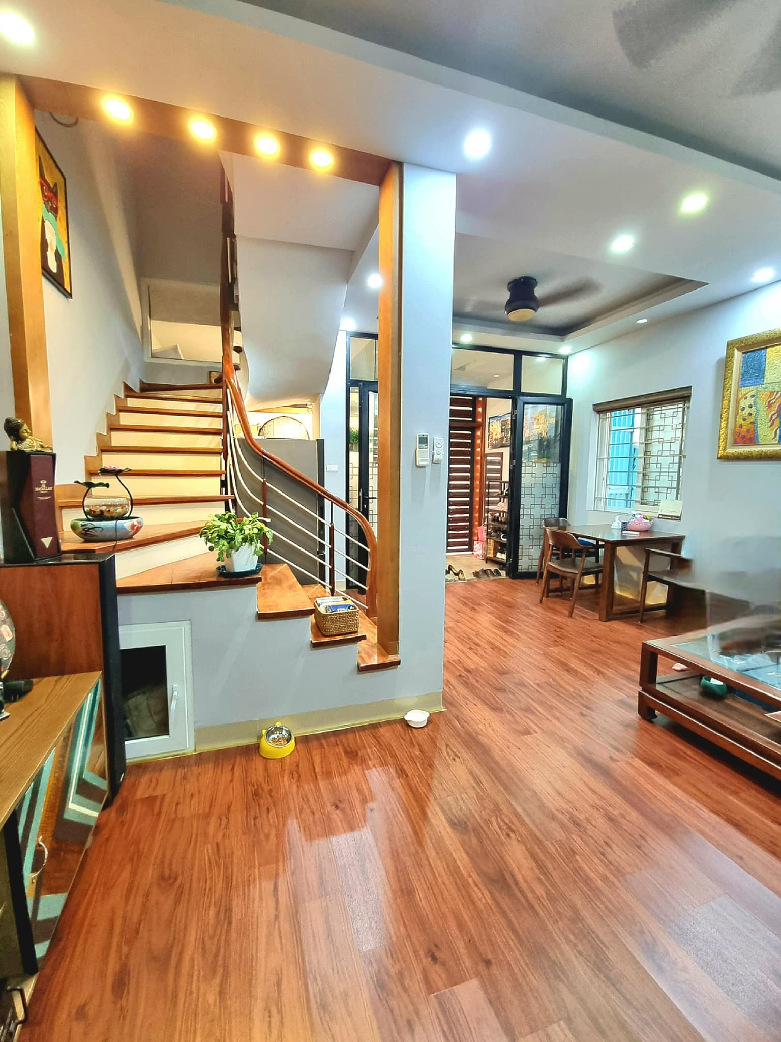 NHÀ ĐÔNG TÁC PHẠM NGỌC THẠCH-NHÀ ĐẸP LONG LANH - LÔ GÓC 2 MẶT THOÁNG- BA GÁC