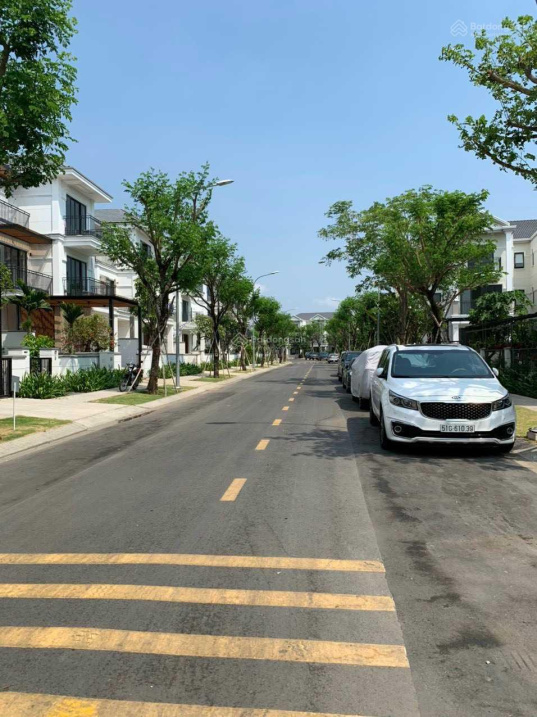 Bán Nhanh Nhà Phố Căn Góc Nine South Tiếp Khách Thiện Chí 17.9 Tỷ