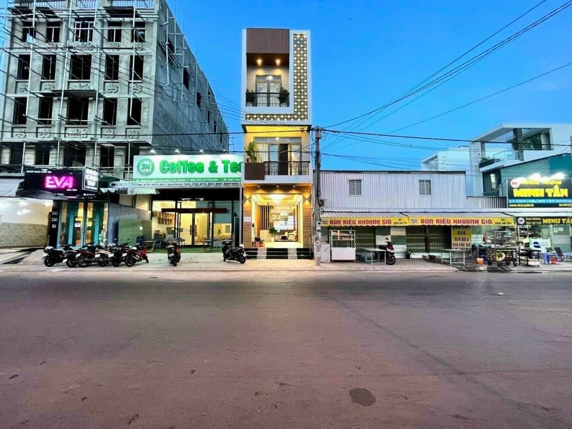 Bán nhà 1 trệt 3 lầu Mặt Tiền Trần Nam Phú (Vị trí cực đẹp - Gần hồ Bún Xáng), phường An Khánh