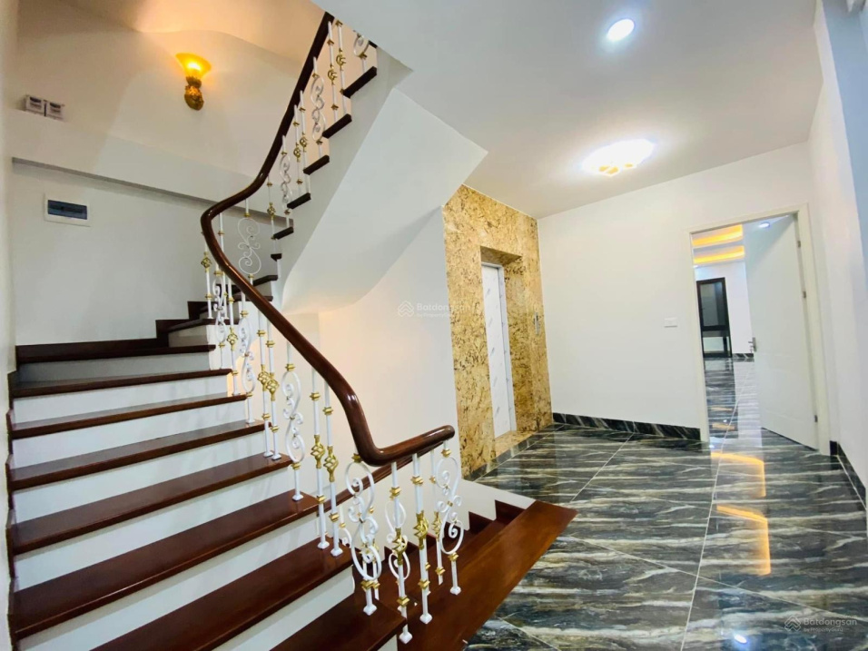 Bán Đất Phố Tạ Quang Bửu, Hai Bà Trưng 92M2, Mt 5M, Giá 10.2 Tỷ. Ô Tô Cạnh Nhà