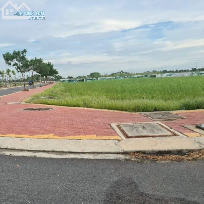 Chính Chủ Lô Góc Đường Số 3 Dự Án Garden Riverside. Cách Kcn Hoà Bình 500M. Dt: 150M2. Shr