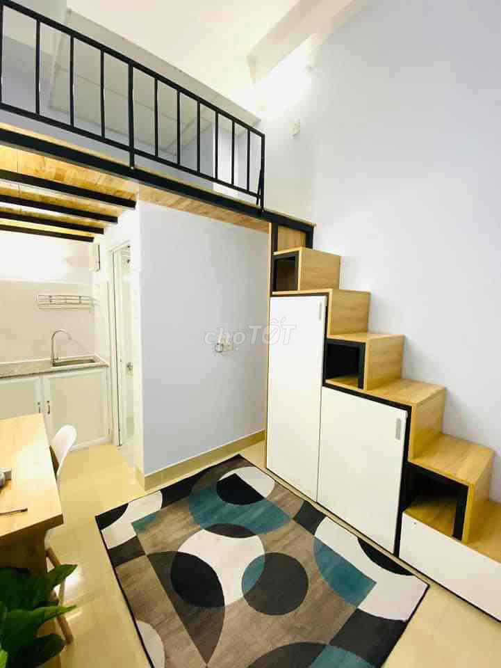 Phòng Gác Xếp Cộng Hoà Mới 100%