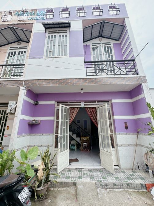 Bán Nhà Ngã 3 Tân Kim Nhà Trệt 1 Lầu 5X10 - Nhà Chủ Đang Ở, 2 Phòng Ngủ , Căn Cuối - Đường